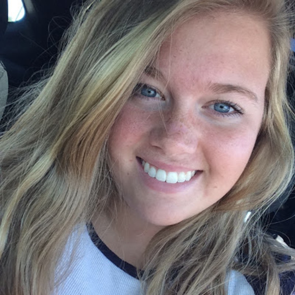 Meet your Posher, Emily - Picture 1 of 1